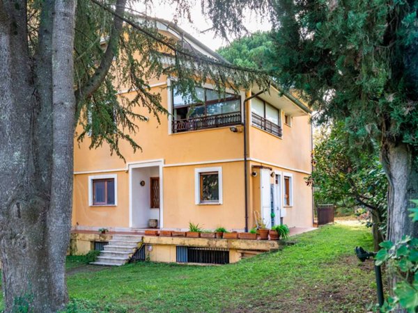 casa indipendente in vendita a Formello