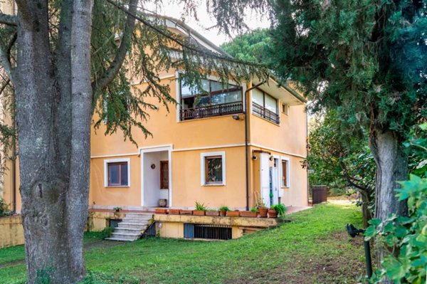 casa indipendente in vendita a Formello