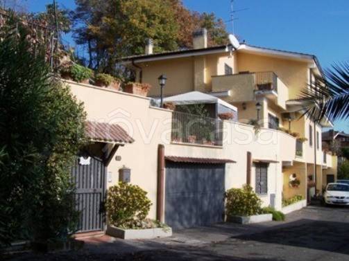 casa indipendente in vendita a Formello in zona Le Rughe