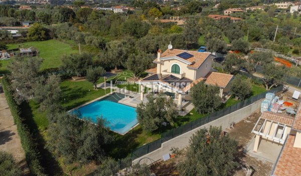 casa indipendente in vendita a Formello