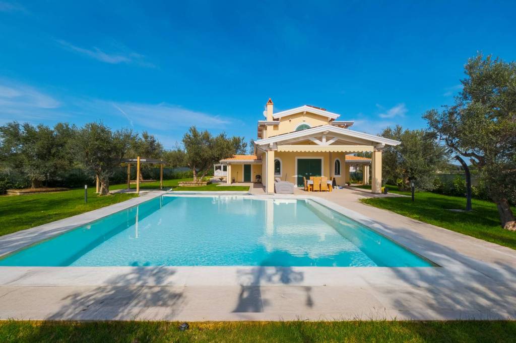 casa indipendente in vendita a Formello