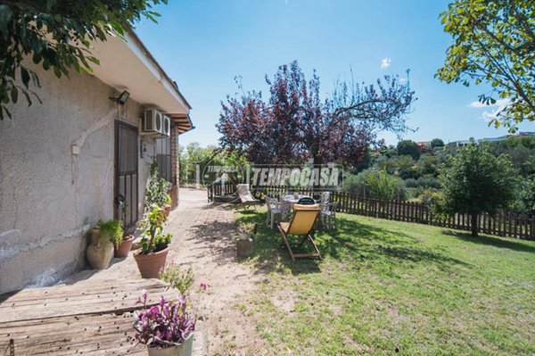 casa indipendente in vendita a Formello