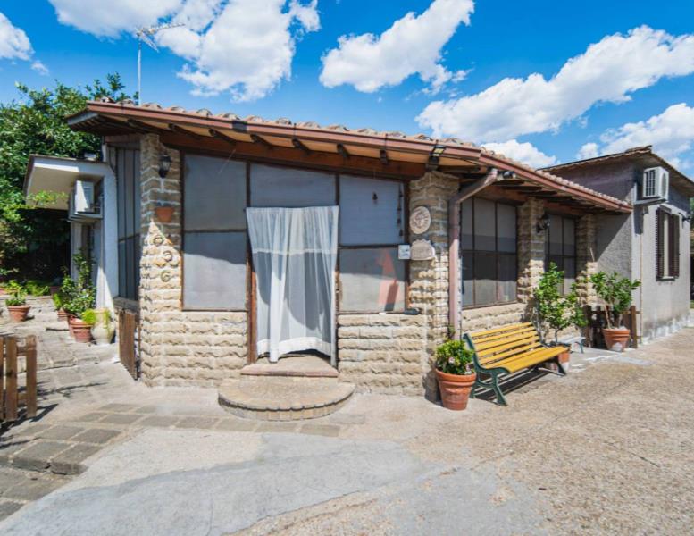 casa indipendente in vendita a Formello in zona Le Rughe