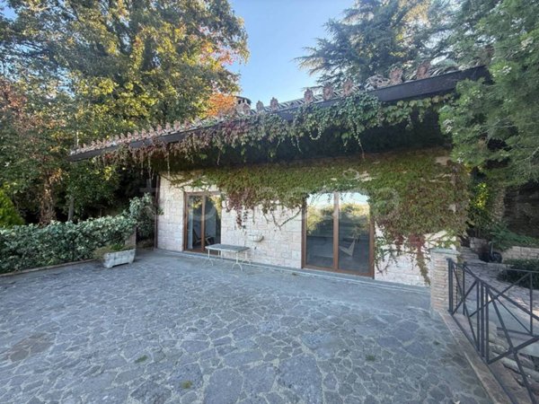 casa indipendente in vendita a Formello