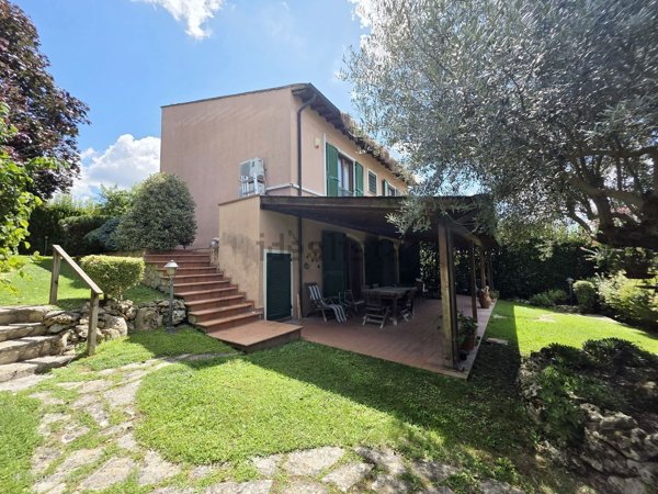 casa indipendente in vendita a Formello in zona Le Rughe