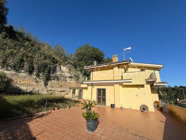 casa indipendente in vendita a Formello in zona Le Rughe