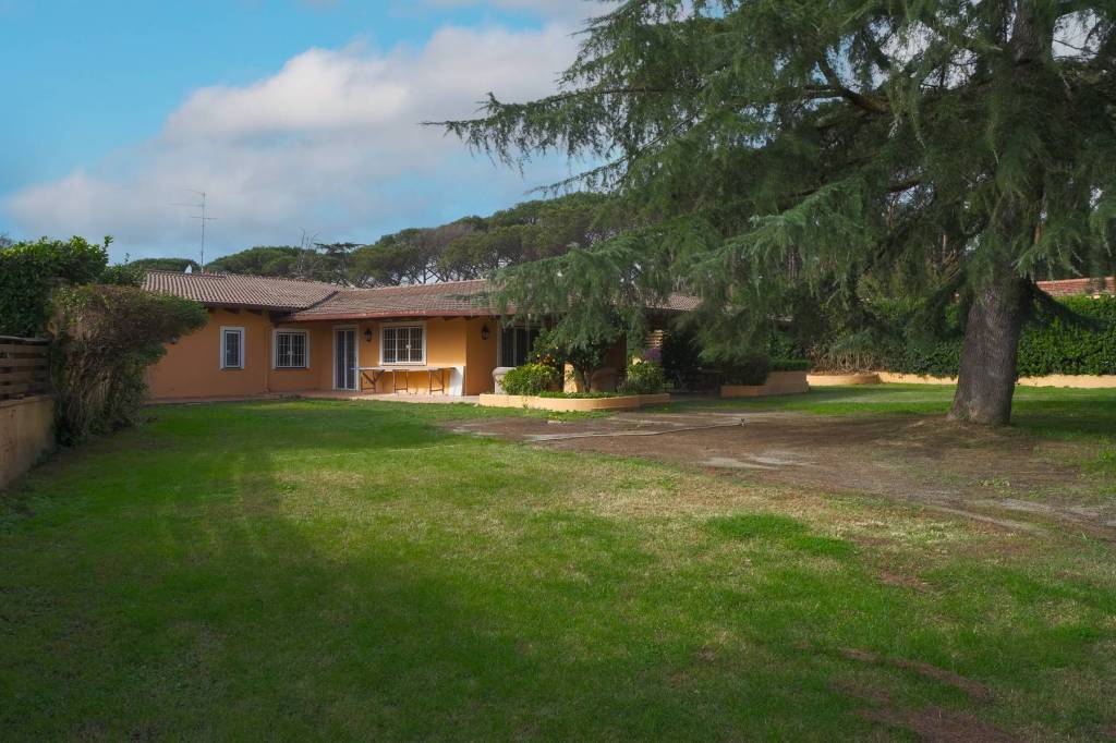 casa indipendente in vendita a Formello in zona Le Rughe