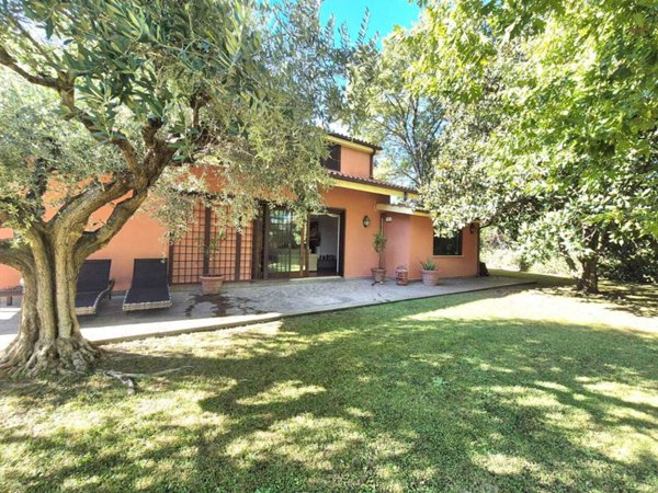 casa indipendente in vendita a Formello