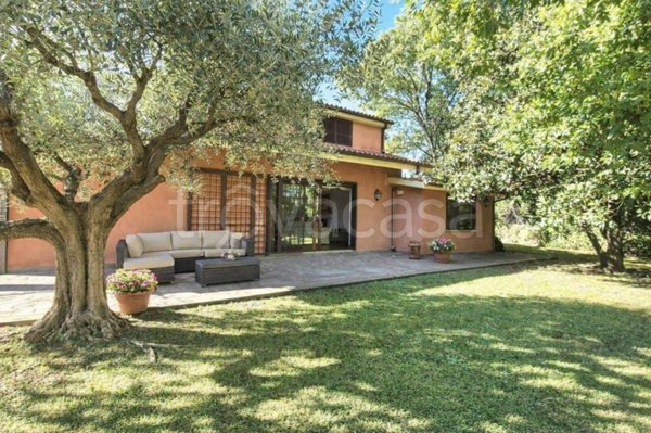 casa indipendente in vendita a Formello