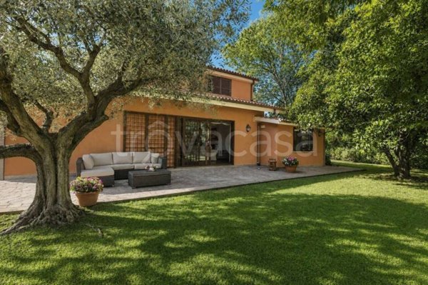 casa indipendente in vendita a Formello