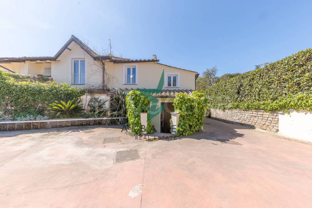 casa indipendente in vendita a Formello in zona Le Rughe