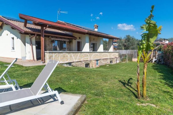 casa indipendente in vendita a Formello