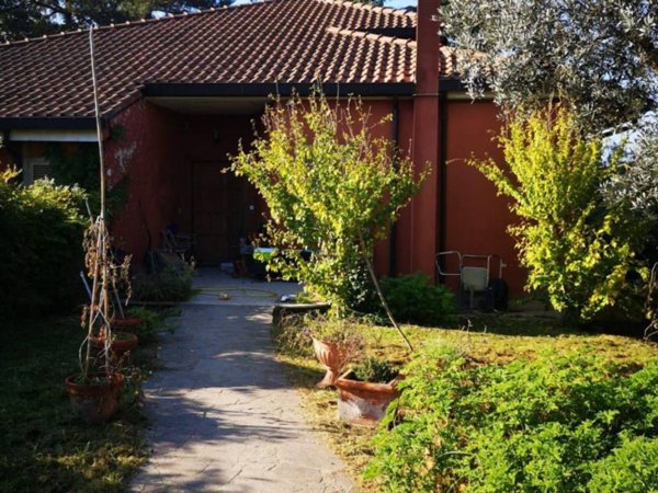 casa indipendente in vendita a Formello in zona Le Rughe