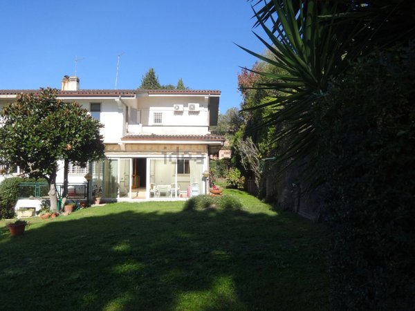 casa indipendente in vendita a Formello in zona Le Rughe