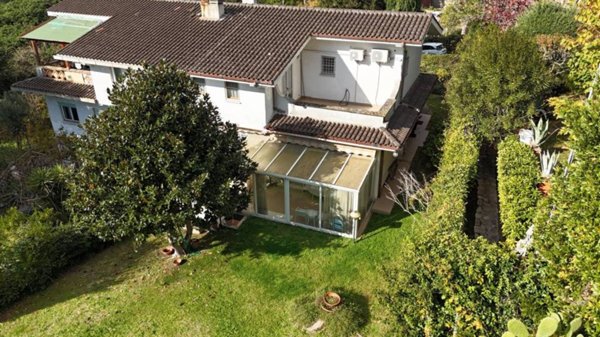 casa indipendente in vendita a Formello in zona Le Rughe