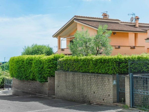 casa indipendente in vendita a Formello