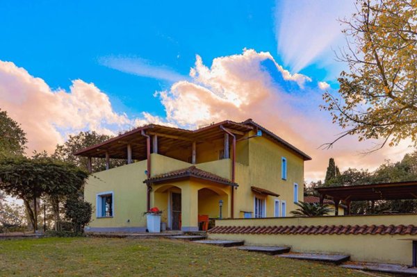 casa indipendente in vendita a Formello