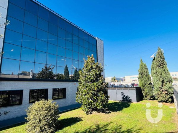 locale commerciale in vendita a Formello