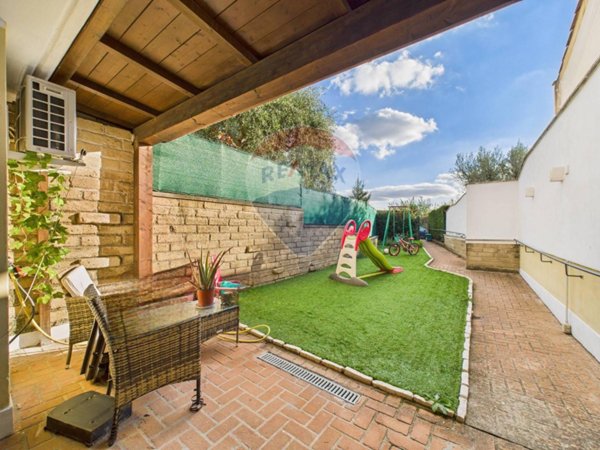 casa indipendente in vendita a Formello in zona Le Rughe