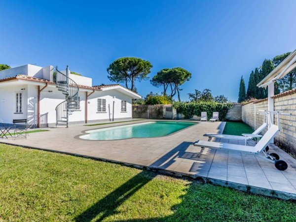 casa indipendente in vendita a Formello