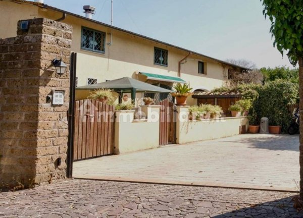 casa indipendente in vendita a Formello