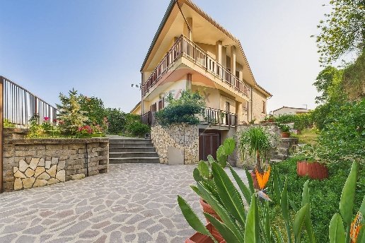 casa indipendente in vendita a Formello