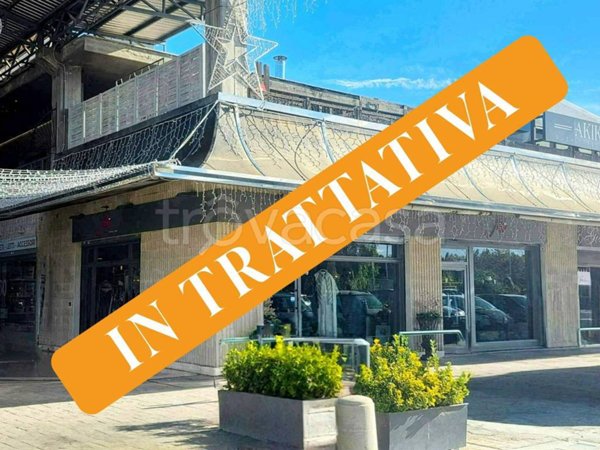 negozio in vendita a Formello in zona Le Rughe