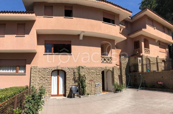 casa indipendente in vendita a Formello in zona Le Rughe