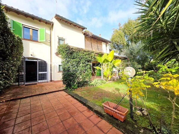 casa indipendente in vendita a Formello in zona Le Rughe