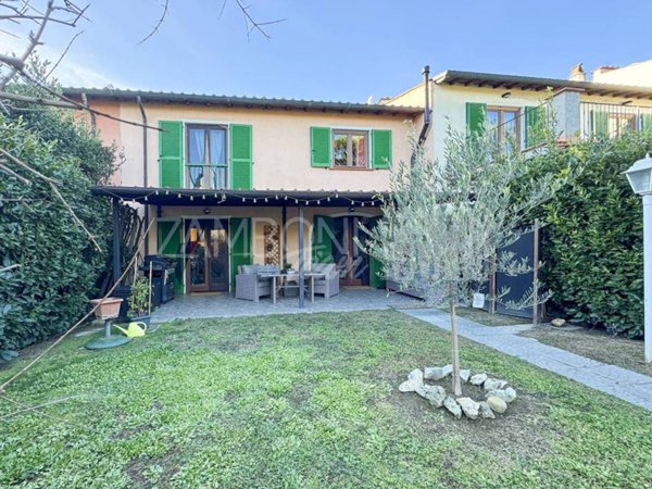 casa indipendente in vendita a Formello in zona Le Rughe