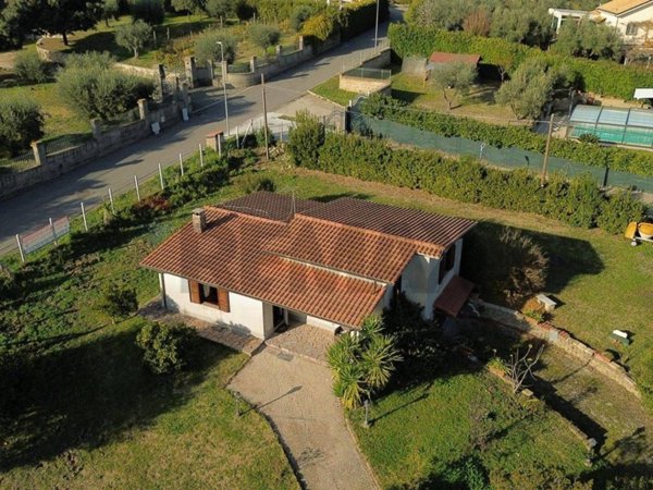 casa indipendente in vendita a Formello in zona Le Rughe