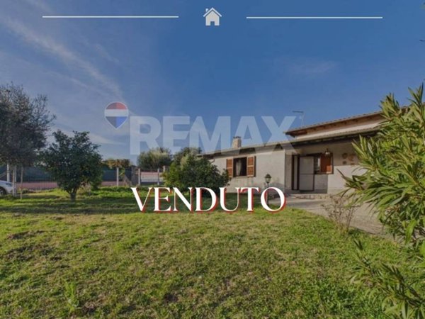 casa indipendente in vendita a Formello in zona Le Rughe