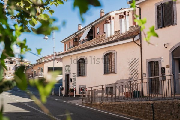 esavano in vendita a Formello