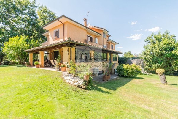 casa indipendente in vendita a Formello