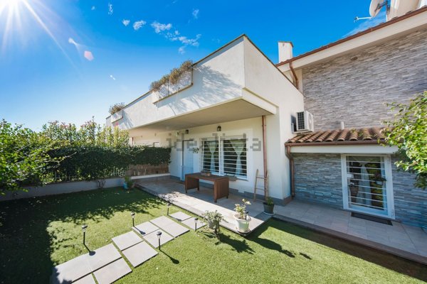 appartamento in vendita a Formello in zona Le Rughe