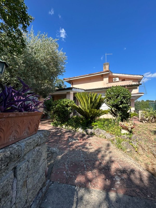 casa indipendente in vendita a Formello in zona Le Rughe