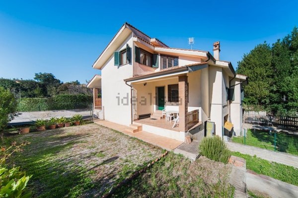 casa indipendente in vendita a Formello