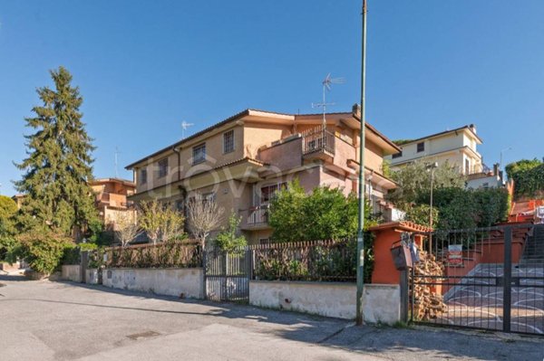 casa indipendente in vendita a Formello in zona Le Rughe