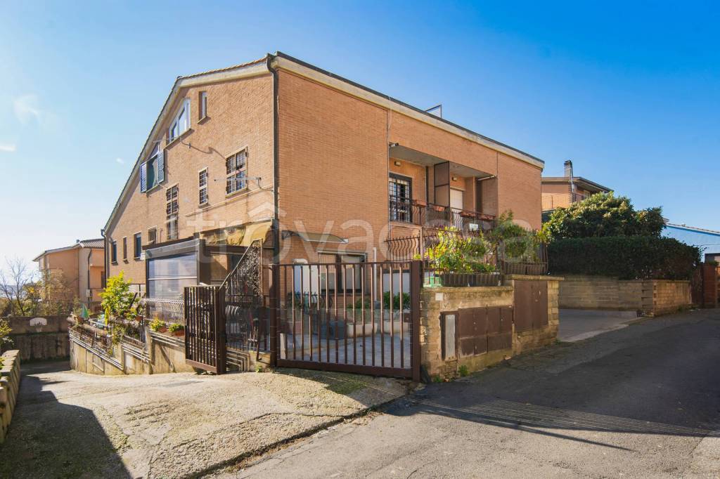 appartamento in vendita a Formello