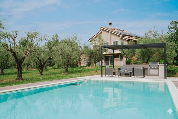 casa indipendente in vendita a Formello