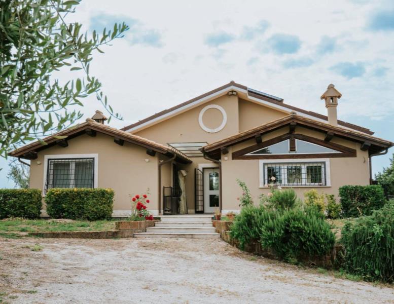casa indipendente in vendita a Formello in zona Le Rughe