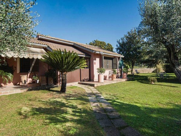 casa indipendente in vendita a Formello