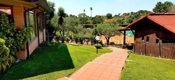 negozio in vendita a Formello