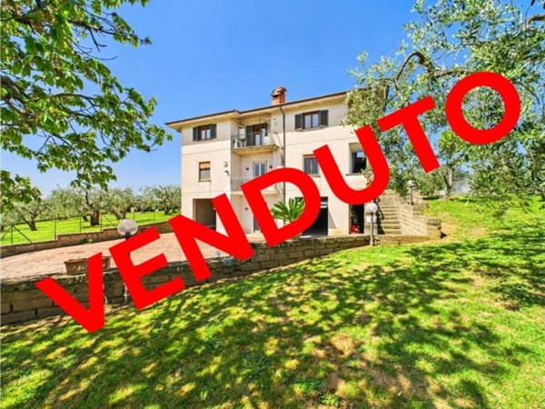 casa indipendente in vendita a Formello