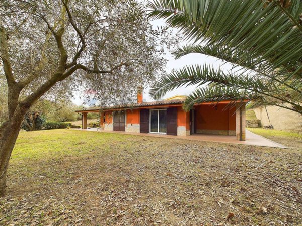 casa indipendente in vendita a Formello