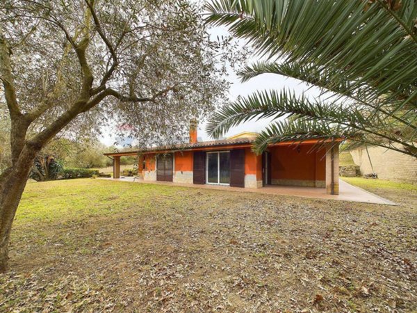 casa indipendente in vendita a Formello in zona Le Rughe