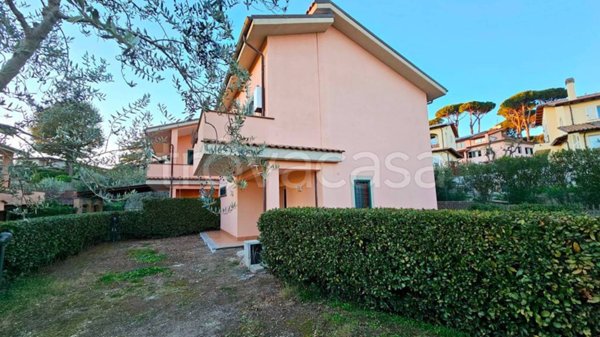 casa indipendente in vendita a Formello