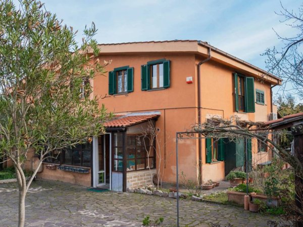 casa indipendente in vendita a Formello