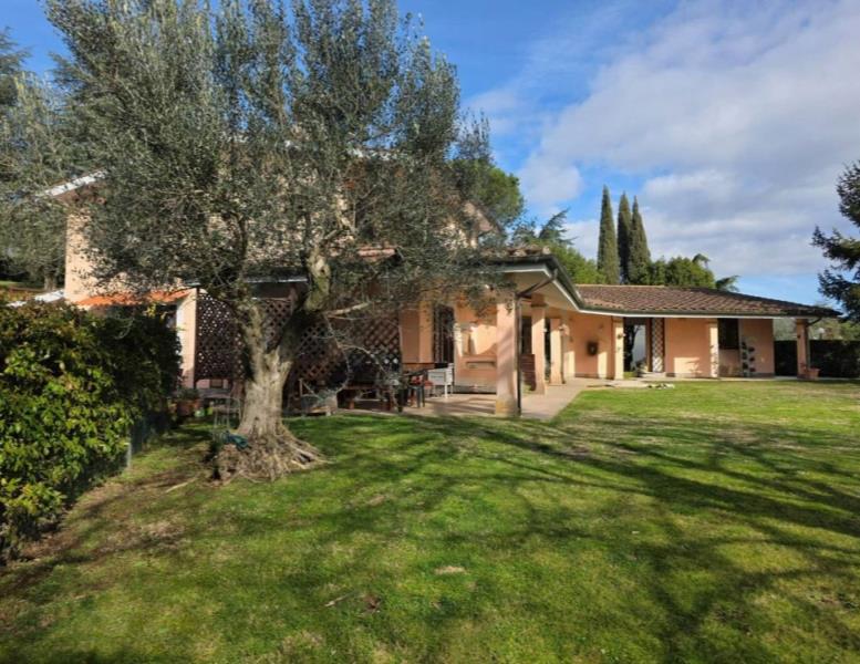 casa indipendente in vendita a Formello