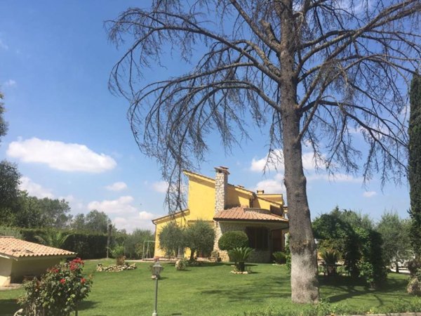 casa indipendente in vendita a Formello